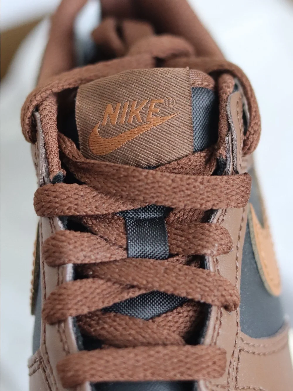 NIKE DUNK LOW